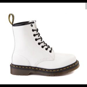Dr. Martens 1460 W in White Smooth